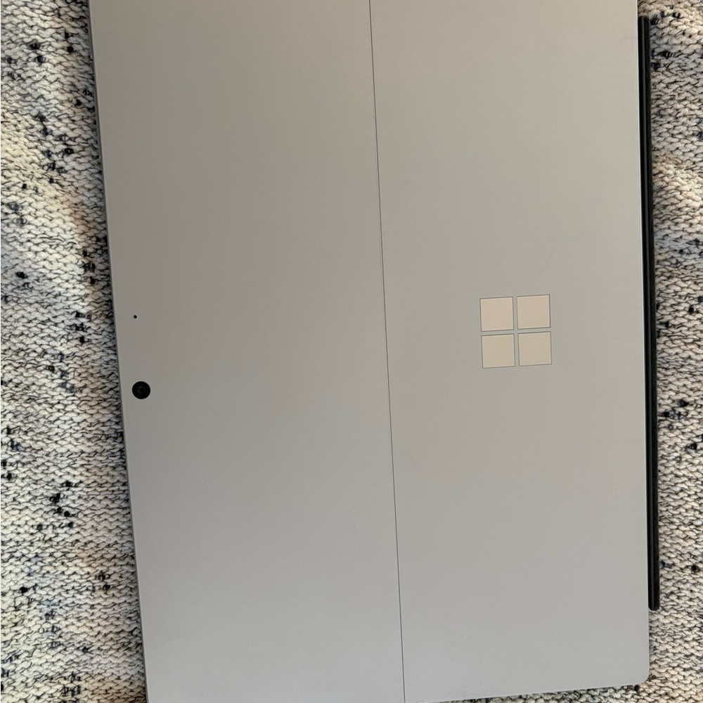 Microsoft Surface Laptop Silver Premium Design